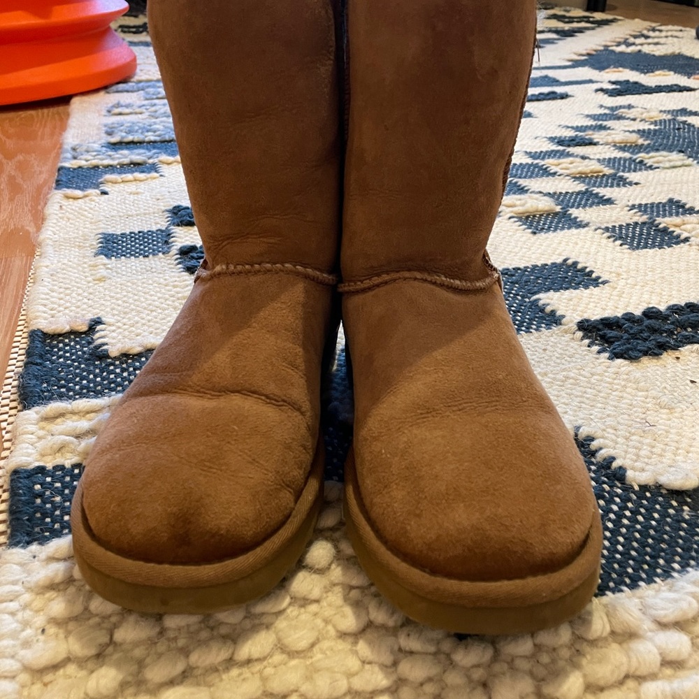 Ugg Classic Short Boots size 7